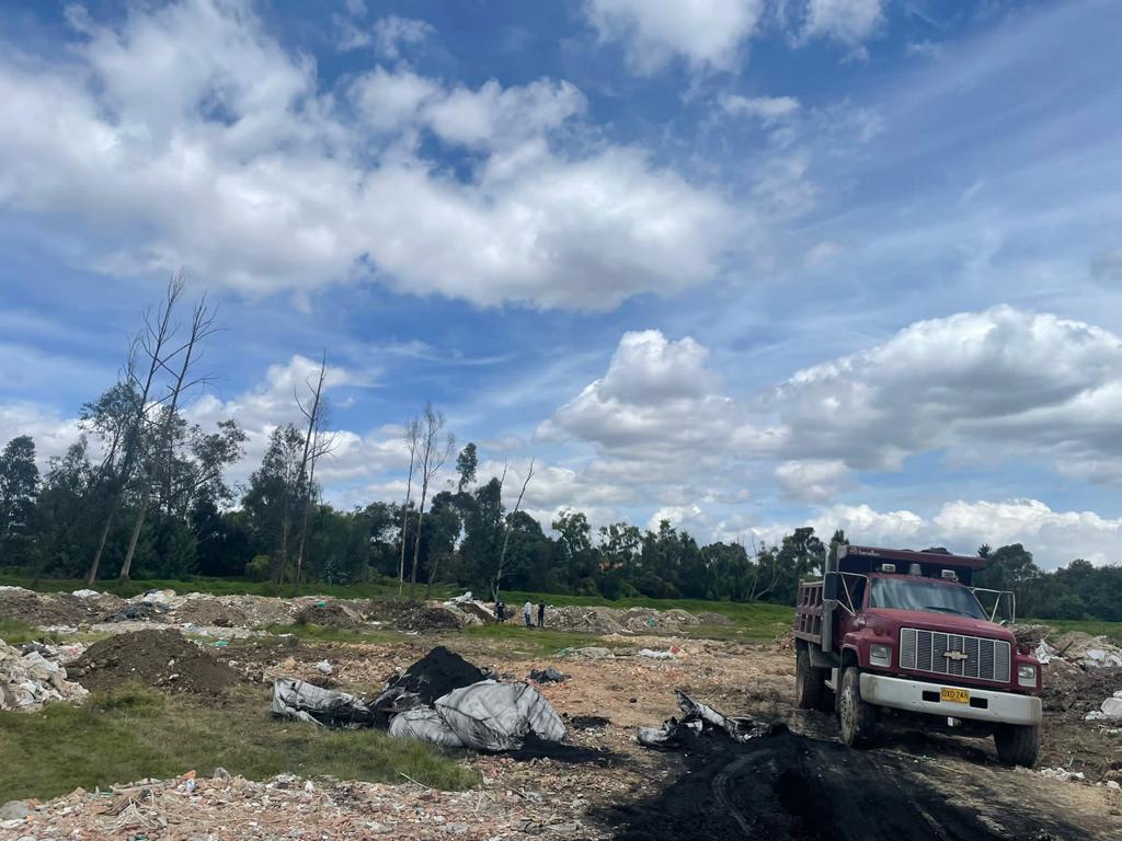 CAR sancionó a cuatro personas por arrojar kilos de escombros al humedal Meandro del Say