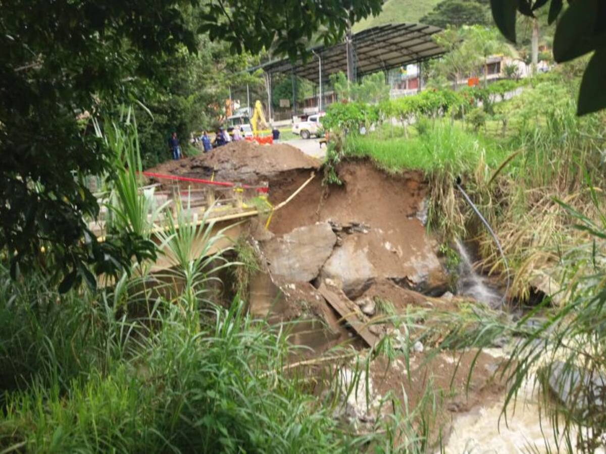 Colapsó el puente principal de Cañasgordas, Antioquia