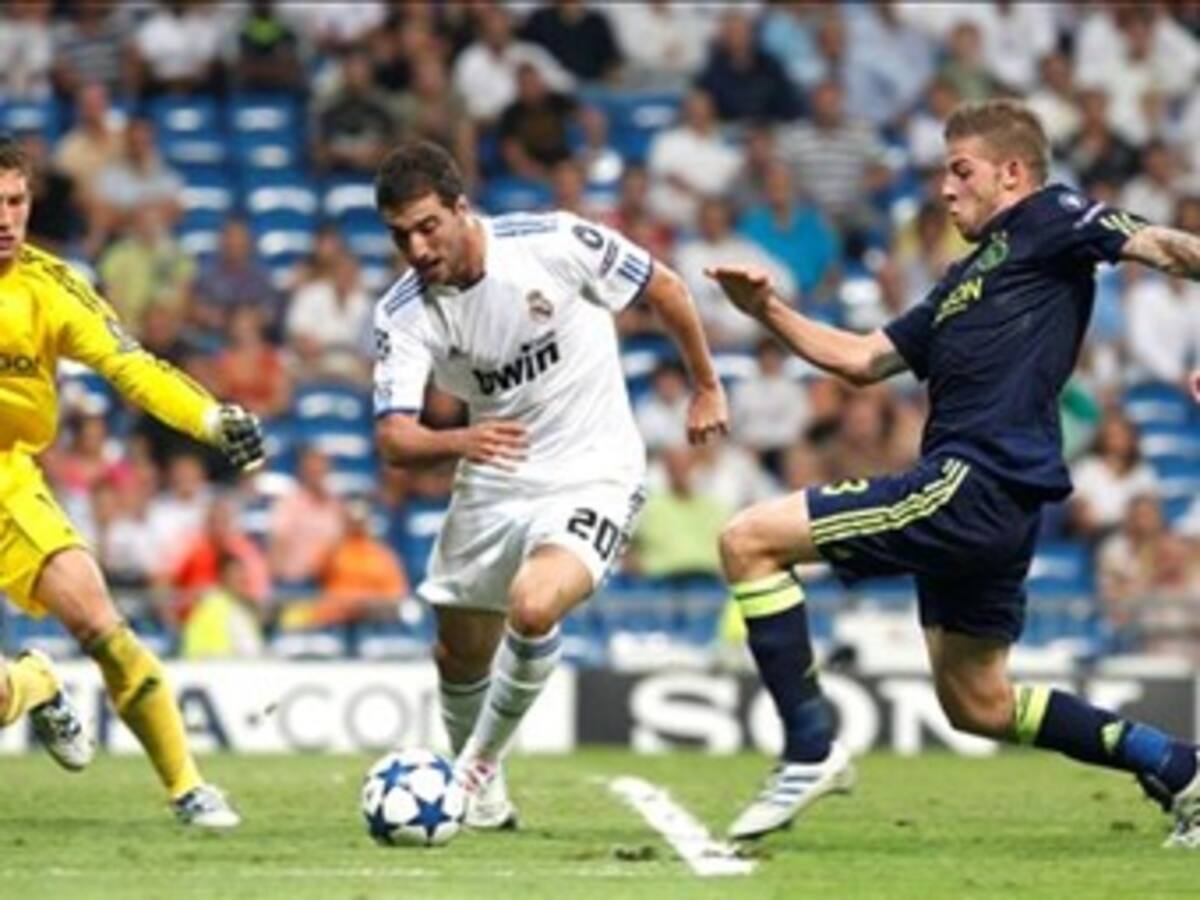 Ajax-Real Madrid y Auxerre-Milan, los atractivos este martes en la Liga de Campeones