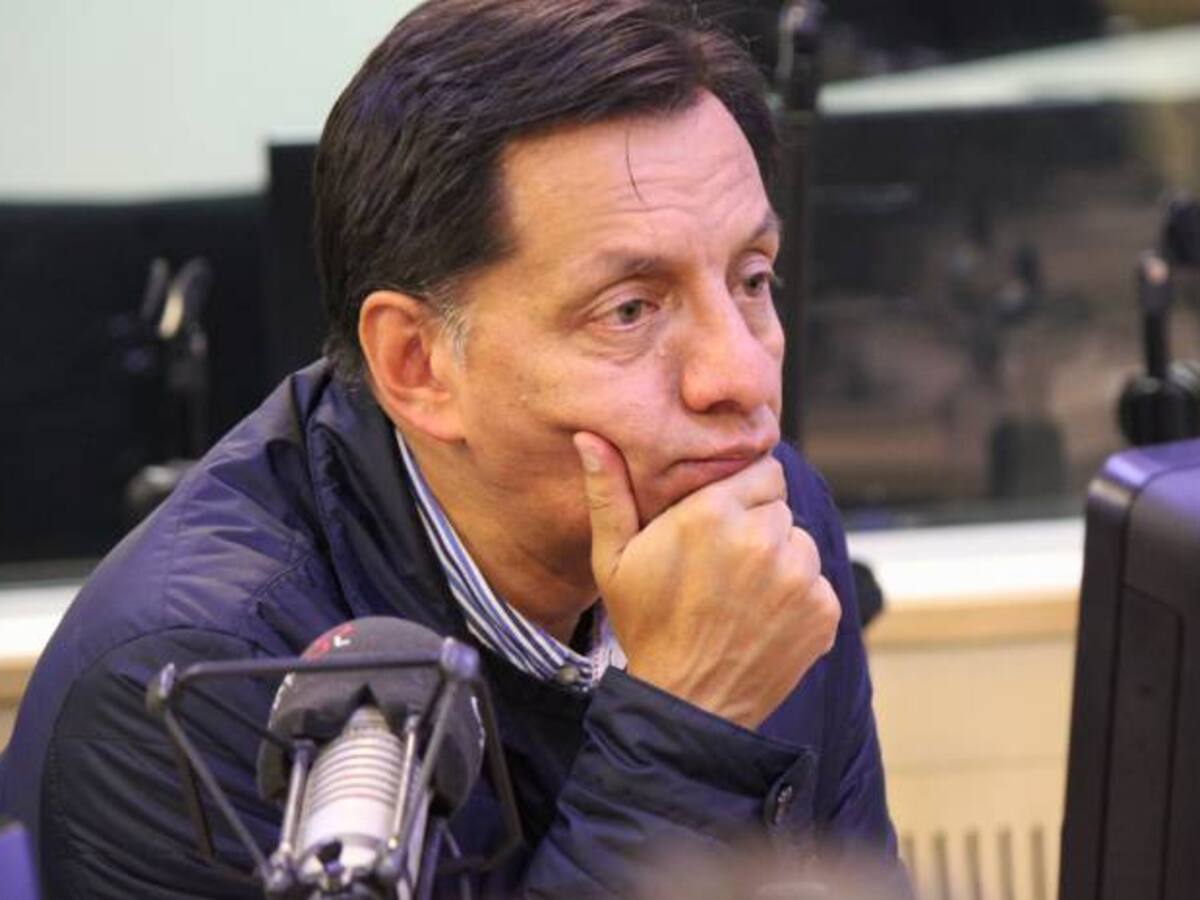 Que las pruebas que hay contra Santiago Uribe no sean solamente las periodísticas: Riveros