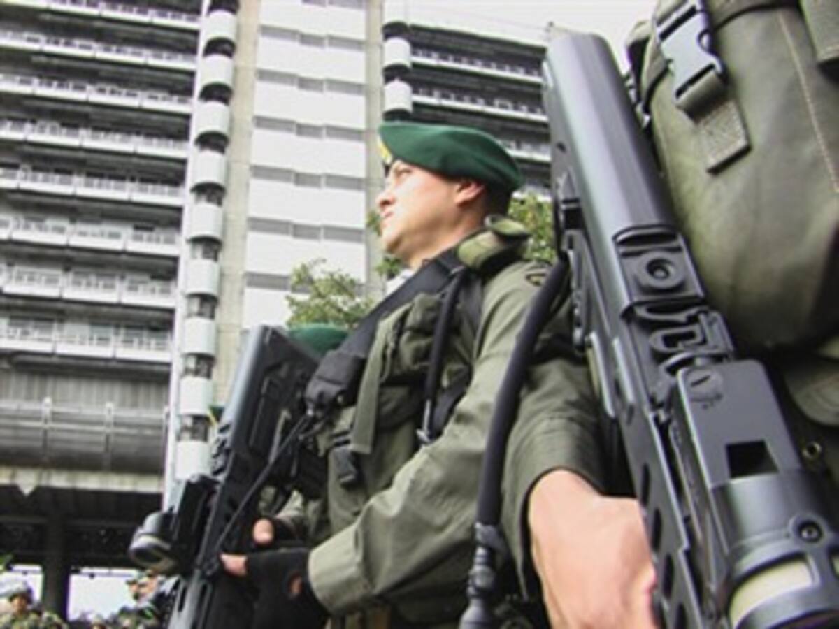 Llega más policía militar a Medellín