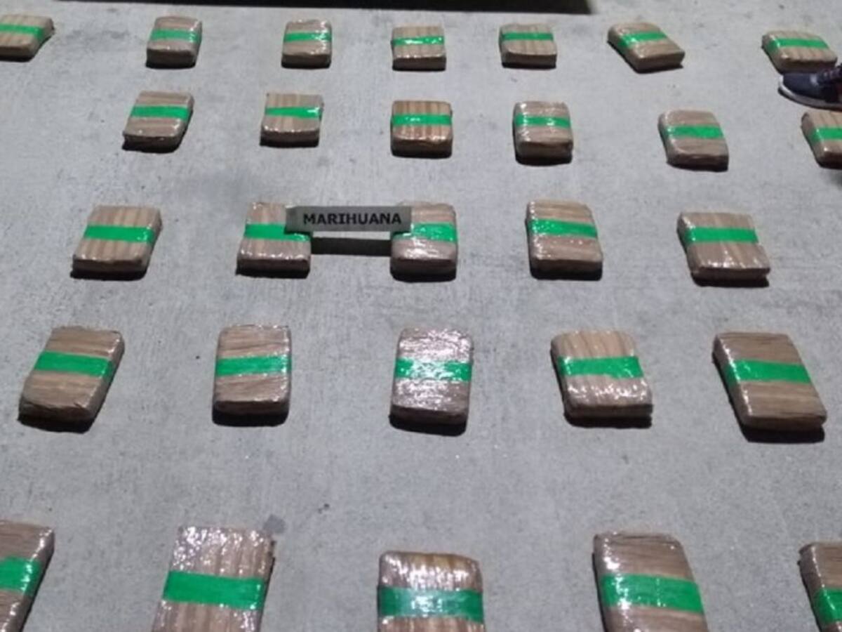 Capturados en plena calle de Villamaría con 32 kilos de marihuana