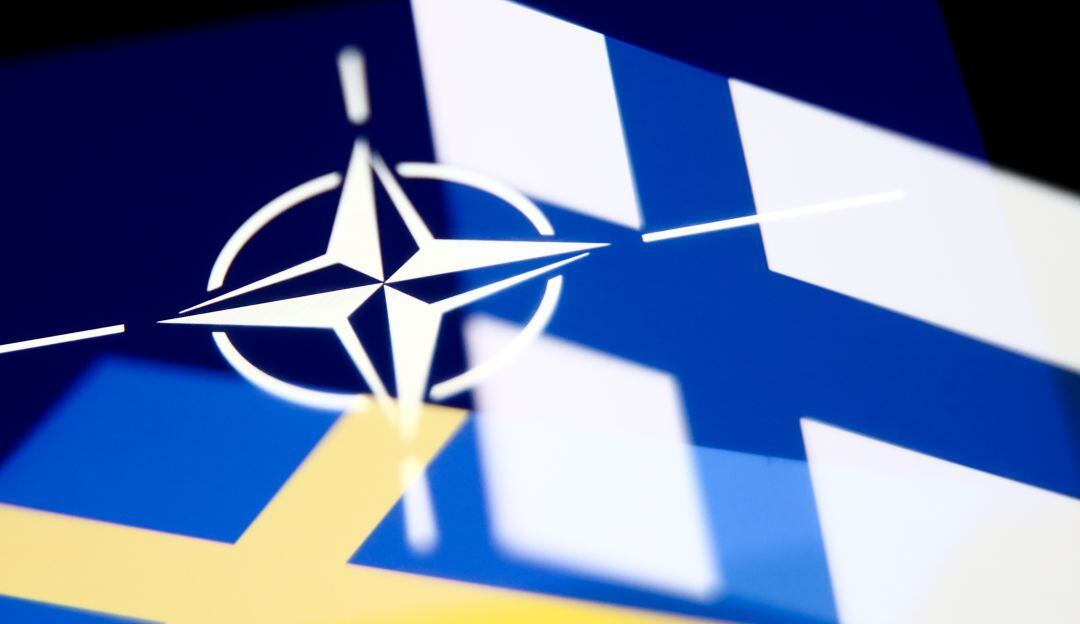 Banderas de la OTAN, Finlandia y Suecia. 