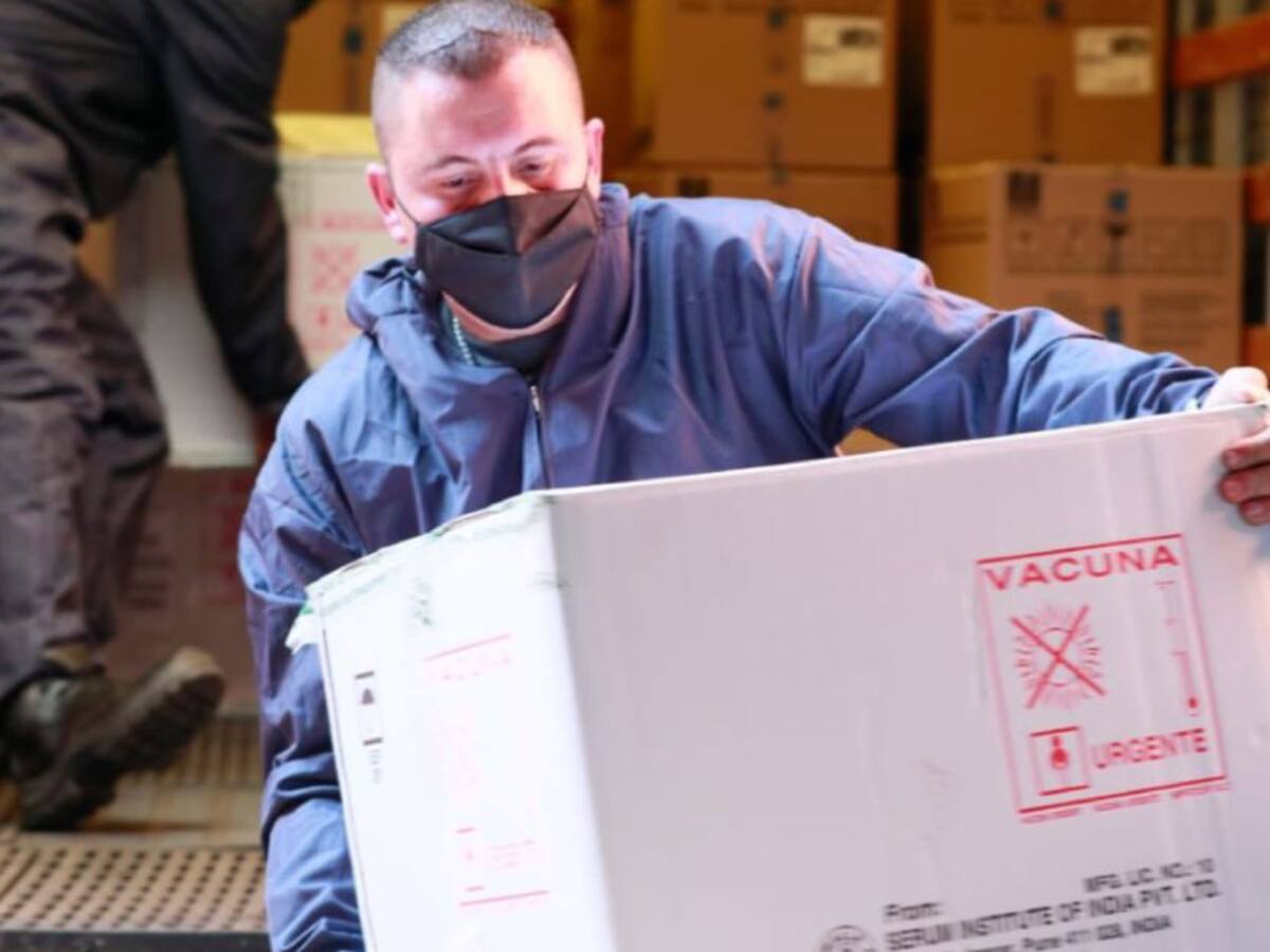 Ministerio de Salud ya entregó vacunas Pfizer a la Alcaldía de Bogotá