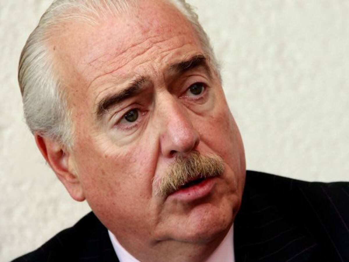 Pastrana pide a Santos excluir a Venezuela como facilitador de proceso de paz