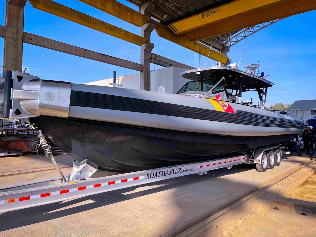 Armada y FND firmaron convenio para adquirir nueva embarcación: será especializada en contrabando