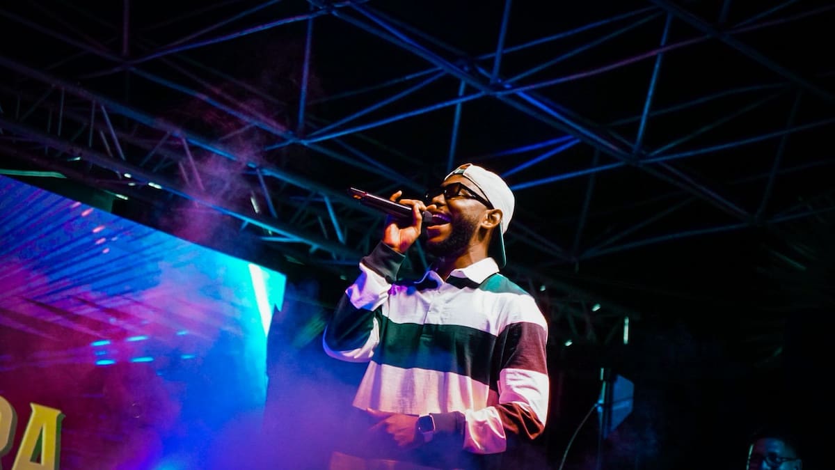 Bobby Sierra, el cartagenero detrás del #1 en Colombia con “E.M.H.D.M” de Blessd