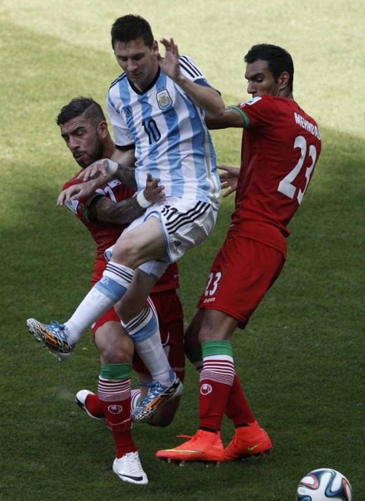 Lionel Messi anotó el último minuto pero los dirigidos por Alejandro Sabella quedaron en deuda tras un pálido triunfo 1-0 ante Irán, considerada una de las débiles del grupo F.