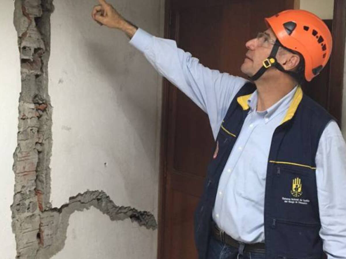 Evacuan Clínica de Cali por daños tras fuerte temblor