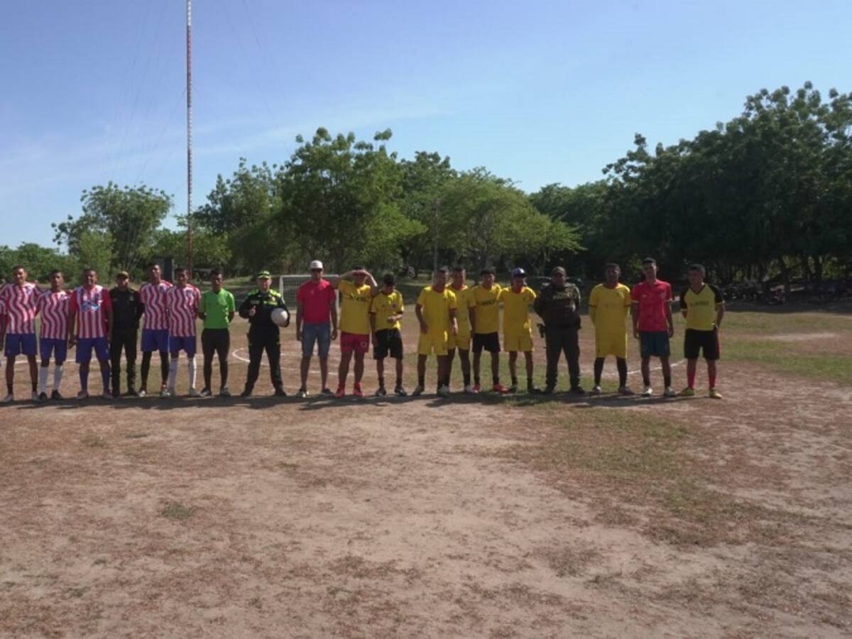 40 jóvenes jugaron en un partido por la paz y la hermandad en Magangué