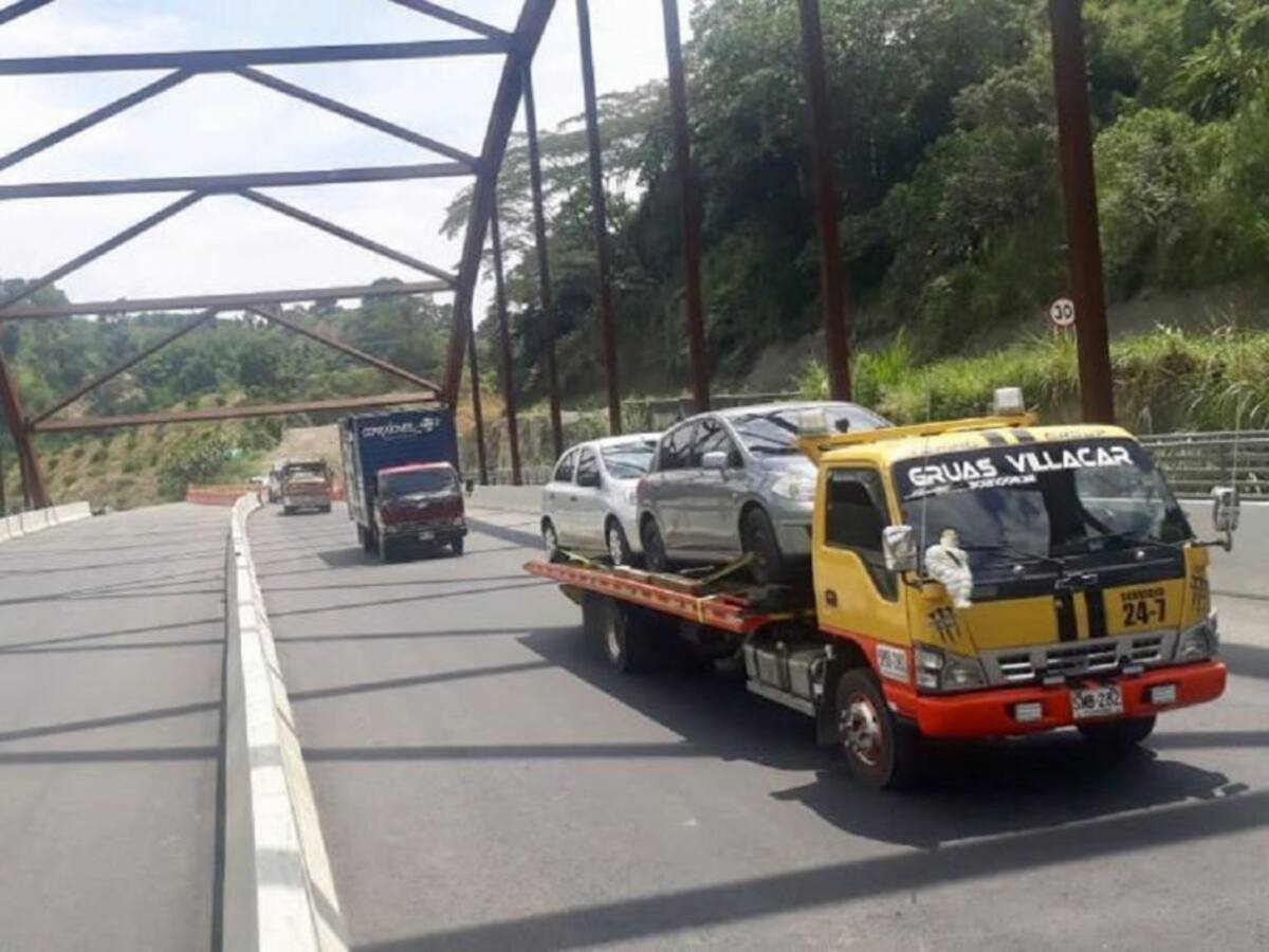 Habilitan una calzada del puente metálico entre La Manuela y Kilómetro 41