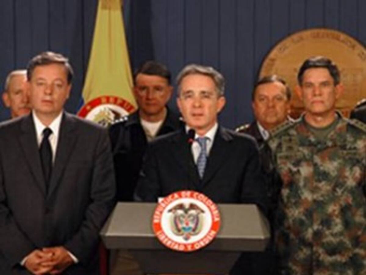 Uribe pide legislación que dé garantías a las FF.MM.