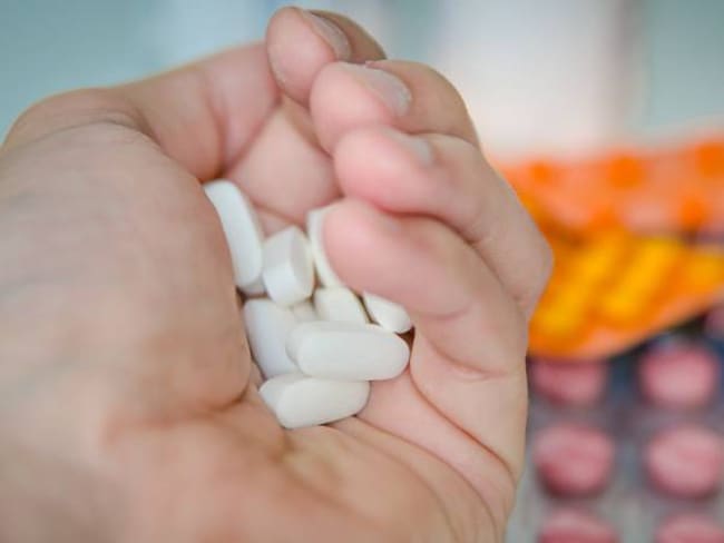 Gobierno crea comisión para fijar precios de medicamentos