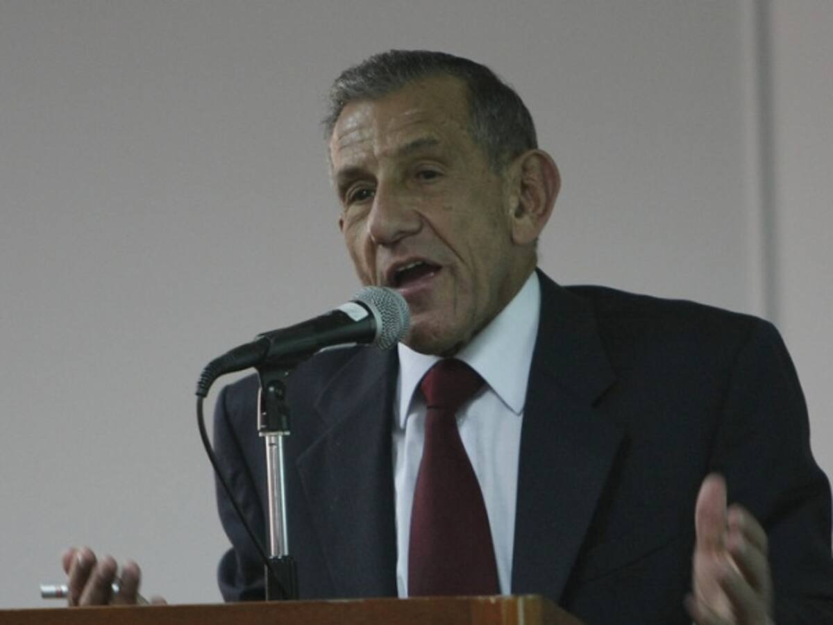 Es la perdida de un caudillo lleno de seguidores y detractores: Julio Londoño