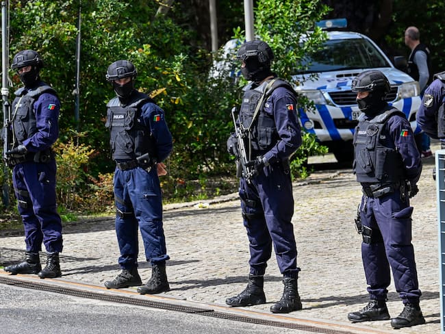 Respuesta de la policía de Portugal tras el ataque con cuchillo en un centro de congregación islámico. 
(Foto: Horacio Villalobos#Corbis/Corbis via Getty Images)