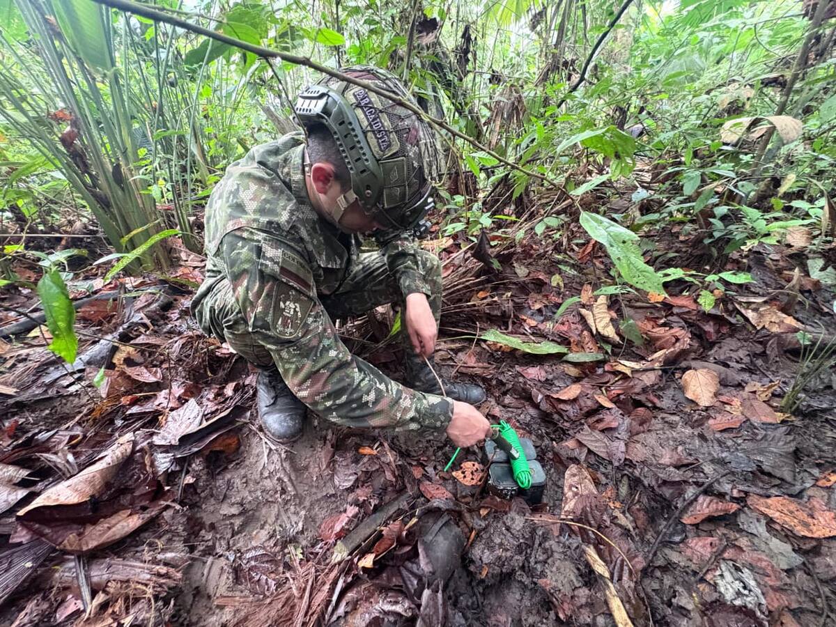 Grupo guerrillero que está en diálogos de Paz habría instalado explosivos en una vía de Nariño