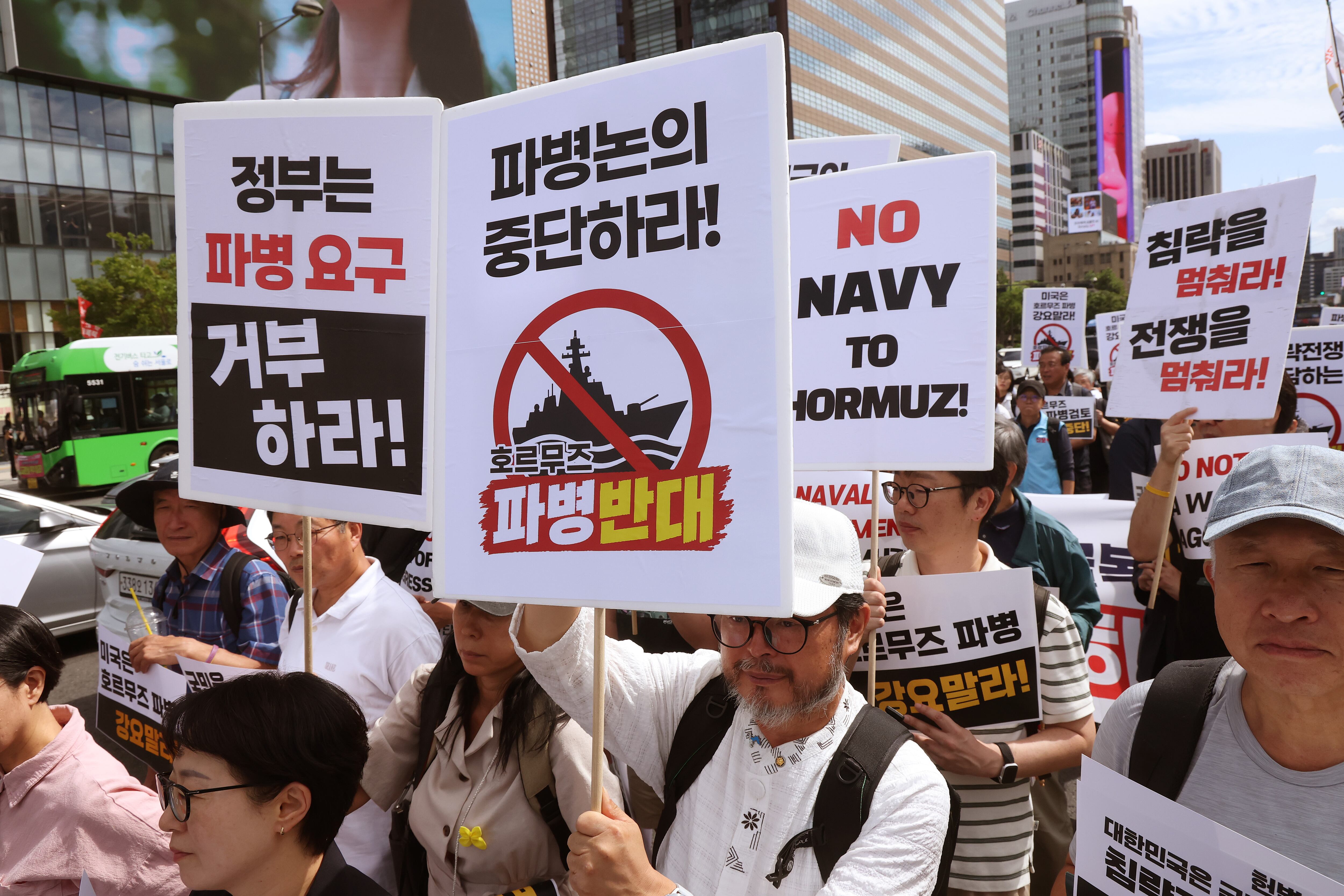 Manifestaciones en Corea del Sur en rechazo a un posible despliegue militar en el estrecho de Ormuz por la presiónde Estados Unidos.
(Foto:   Chung Sung-Jun/Getty Images)