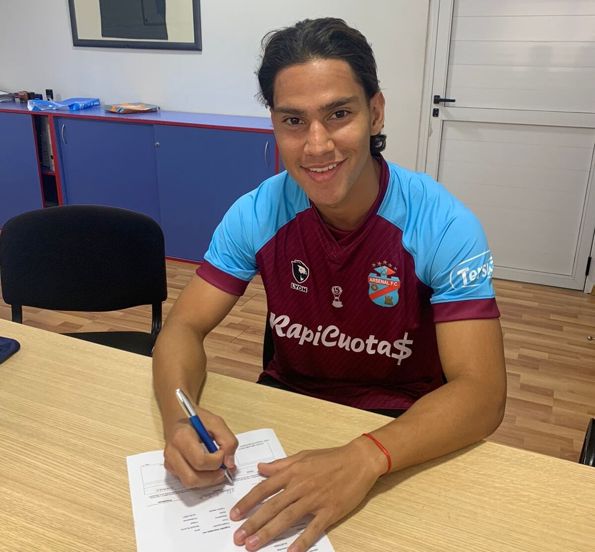 Flabián Londoño Bedoya es nuevo jugador de Arsenal de Sarandí / Foto: @ArsenalOficial