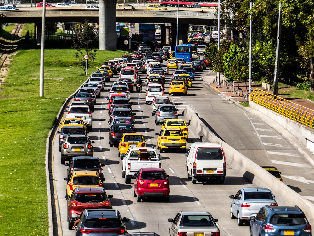 17 tipos de vehículos no están obligados a cumplir el Pico y Placa Regional: ¿cuáles y por qué?