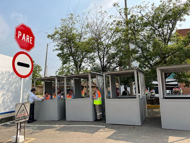 Casetas provisionales en el peaje La Parada, Villa del Rosario. / Foto: Caracol Radio Cúcuta.