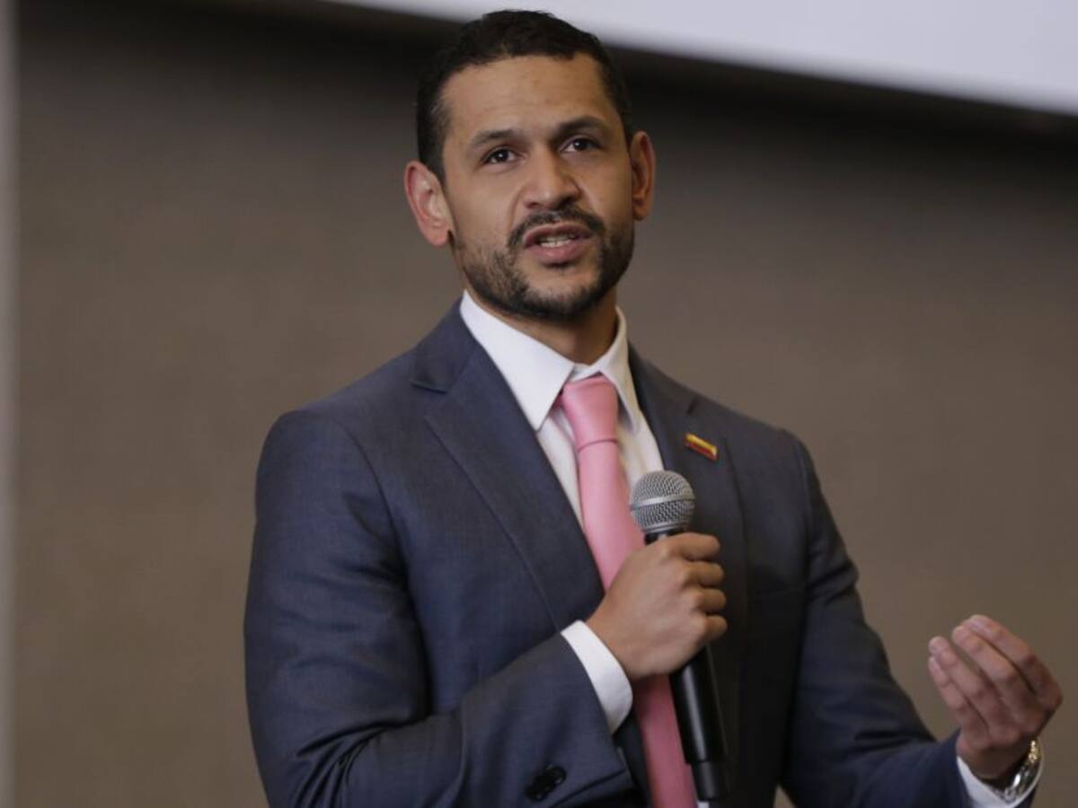 Gobierno pide "trabajar en conjunto" para sacar adelante la Tributaria