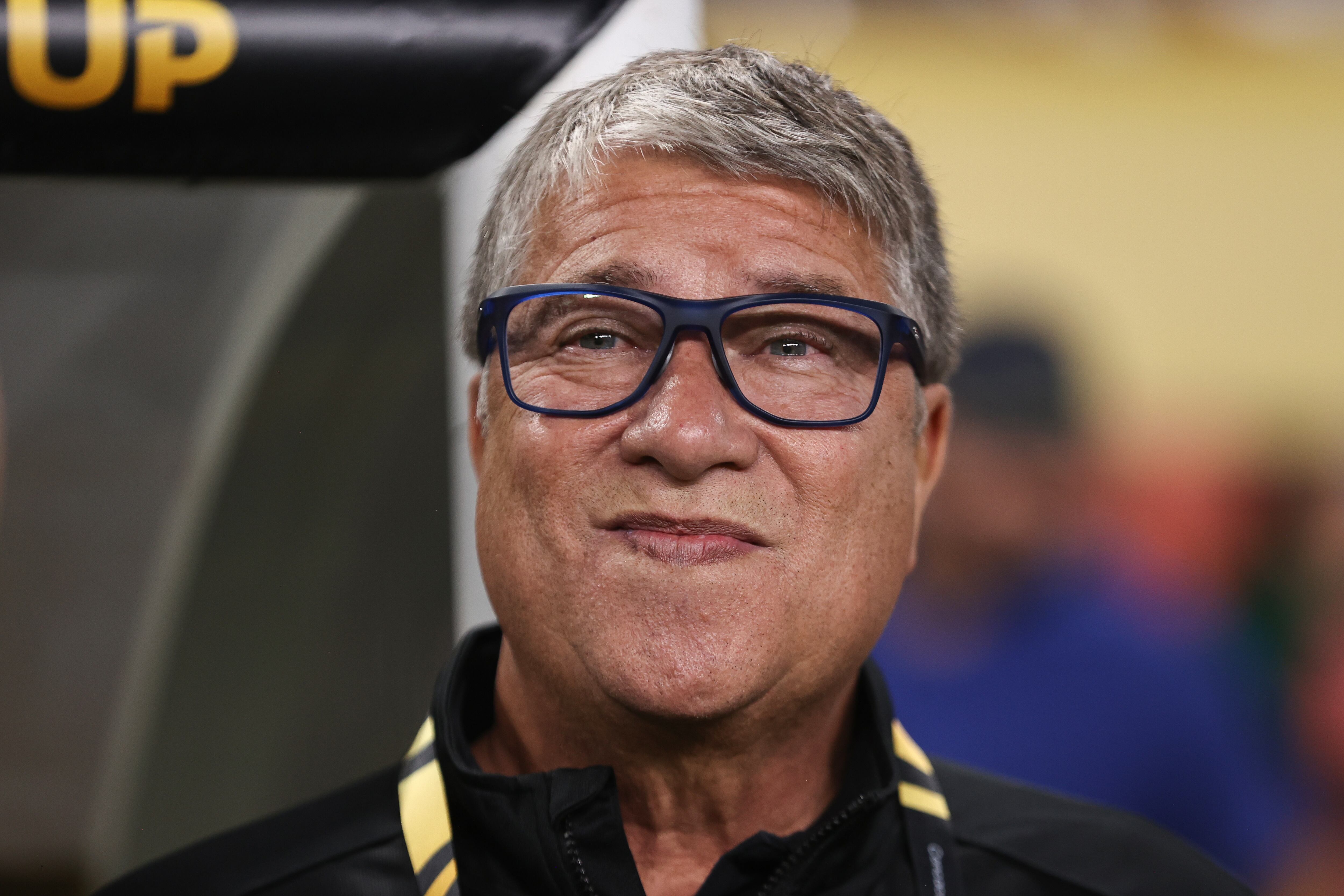 Hernán Darío Gómez, DT colombiano de El Salvador. (Photo by Omar Vega/Getty Images)