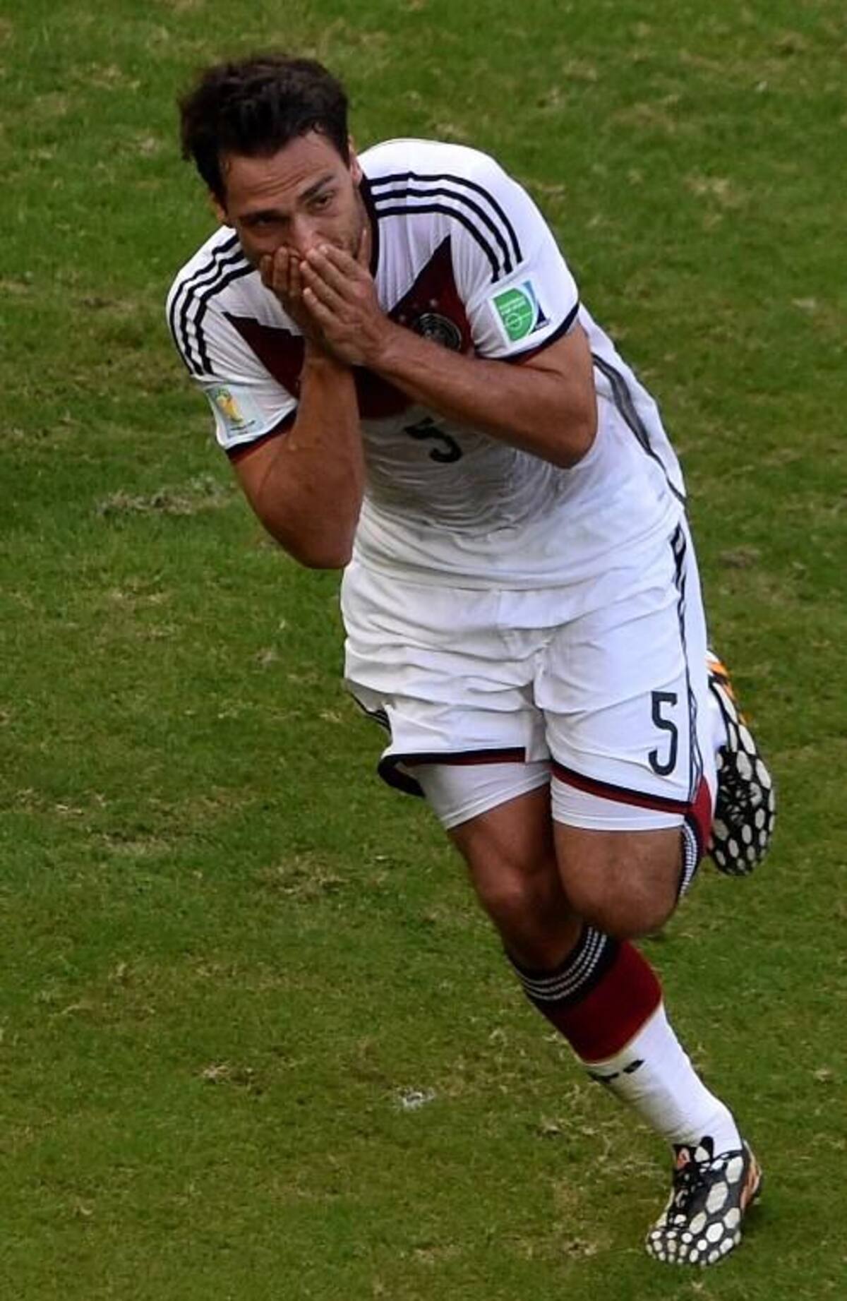 Los goles alemanes los marcaron Thomas Muller (3) y Matt Hummels. Pepe fue expulsado y Cristiano Ronaldo no ha podido marcar diferencia.