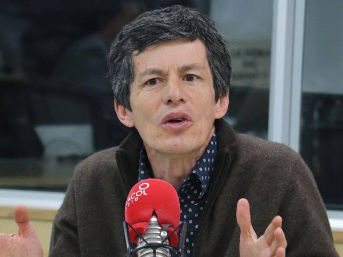 El Gobierno está ante un riesgo de un aislamiento definitivo: Flórez