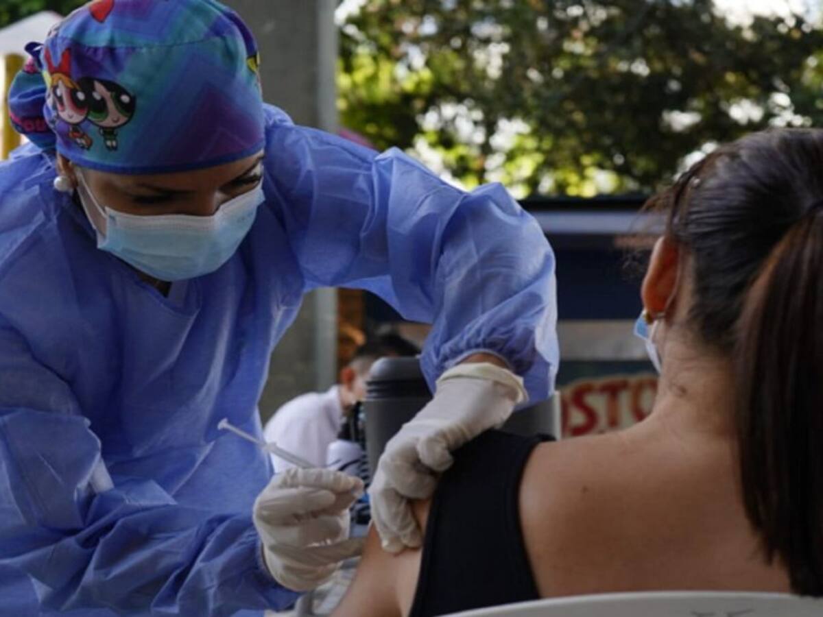 Este viernes llega nuevo lote de vacunas Pfizer