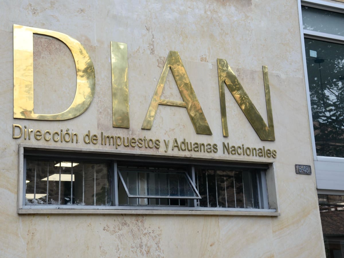 Exclusivo: Las llamativas reuniones de salpicados en caso Pitufo en instalaciones de la Dian