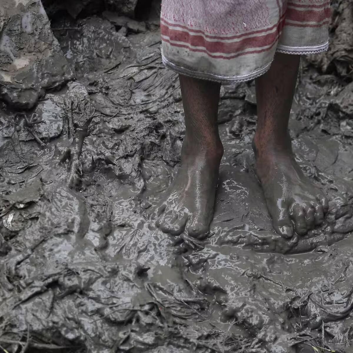 Bombardeo en Pakistán: al menos 20 muertos, en su mayoría, mujeres y menores de edad