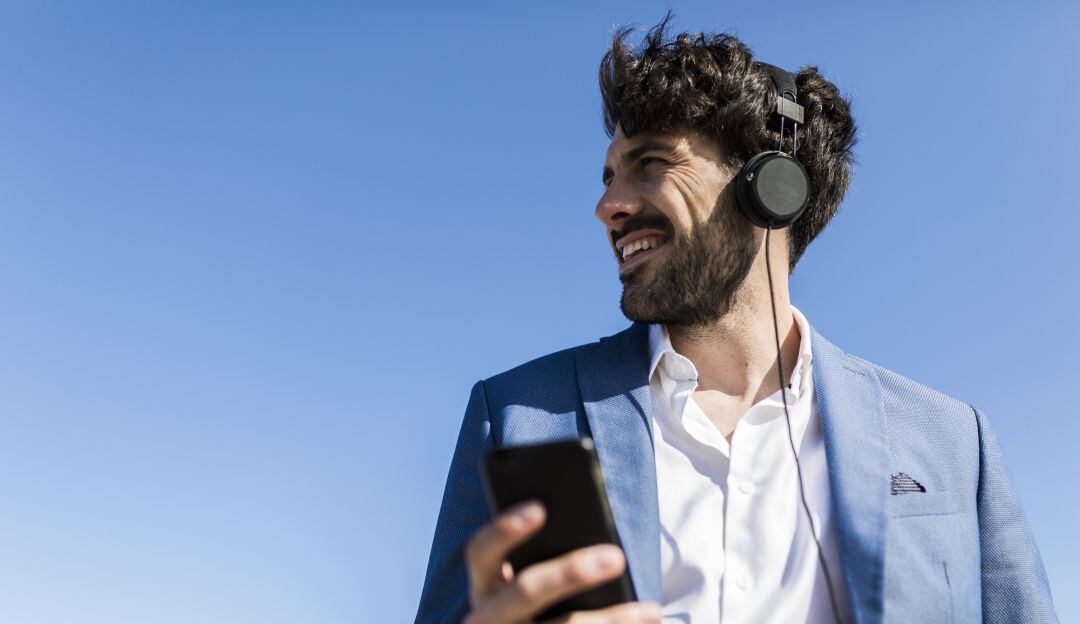 Diez artistas masculinos que marcaron en el 2021