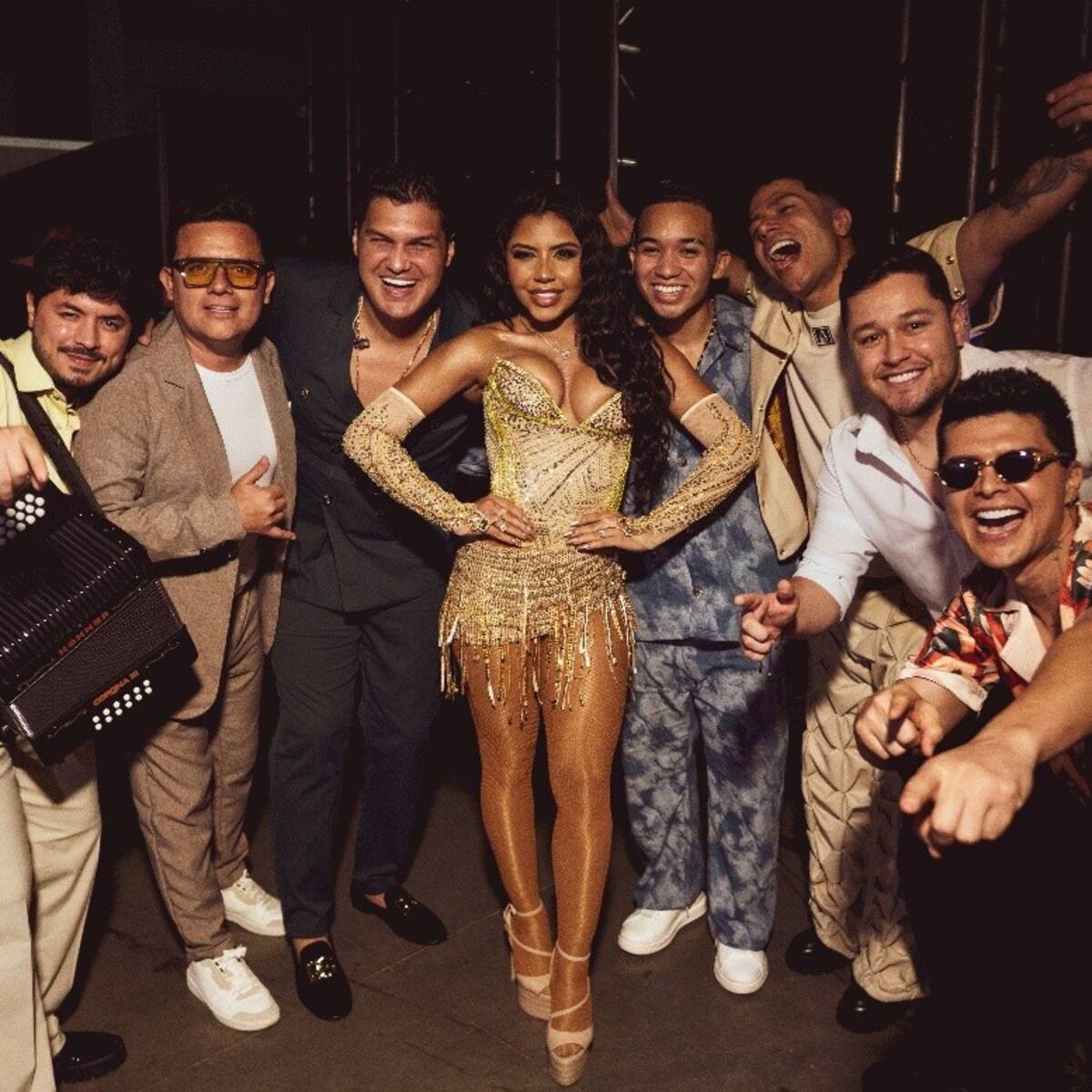 YOHAN USUGA rinde homenaje a Shakira en los premios monitor junto a 6 de los artistas vallenatos