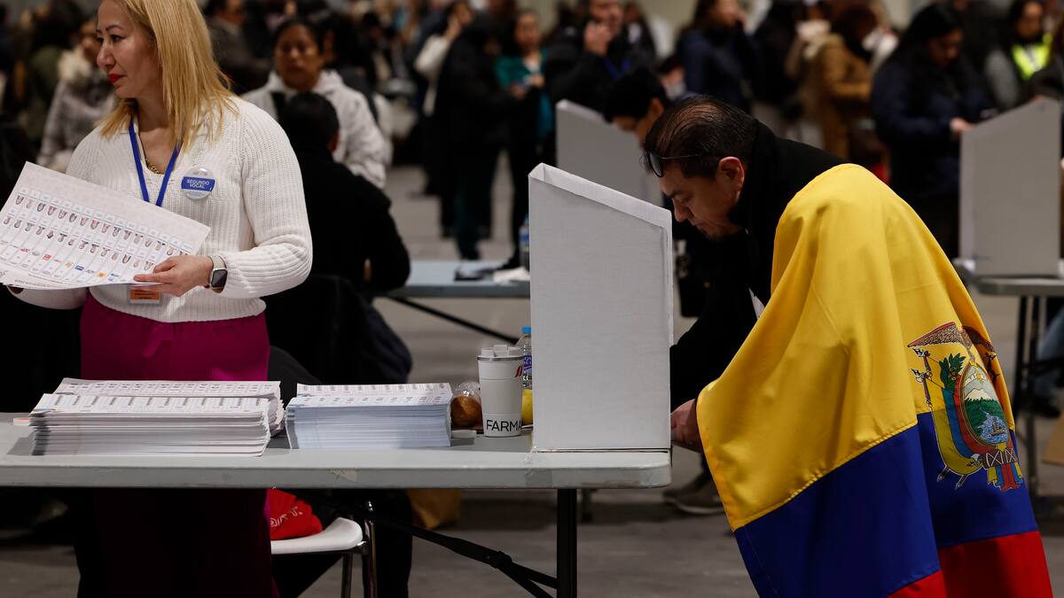 13,7 millones de ecuatorianos acuden a las urnas hoy para elegir presidente y renovar el Congreso