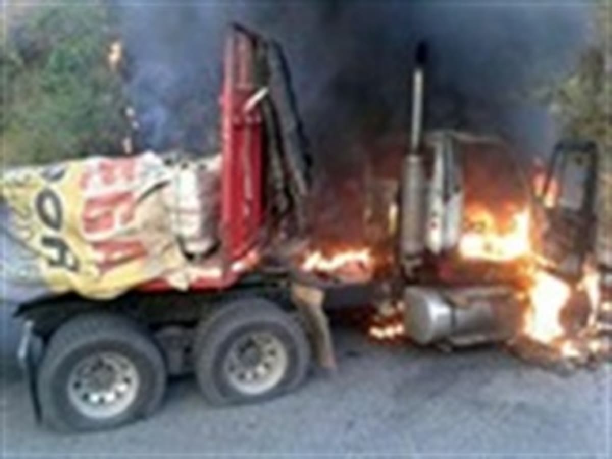 ELN es responsable de la quema de dos tractomulas en Norte de Santander