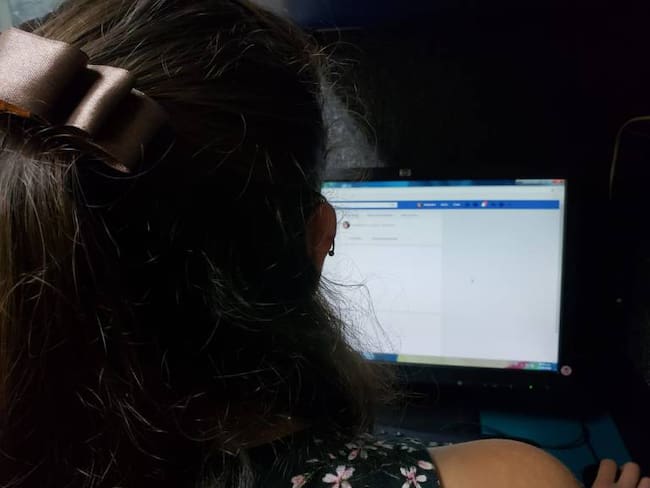 Los niños bumangueses no comen por estar navegando en internet