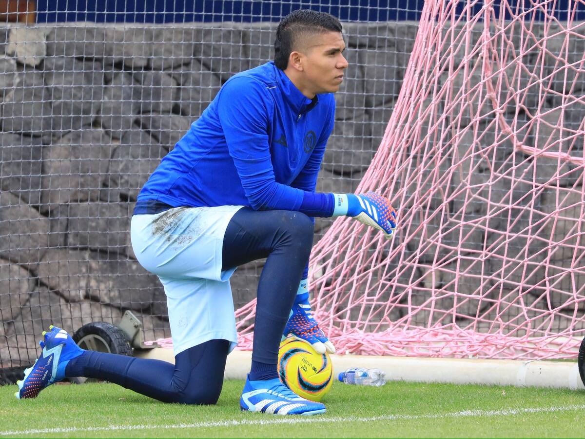 Kevin Mier se viste de azul: Así fue presentado en su nuevo equipo