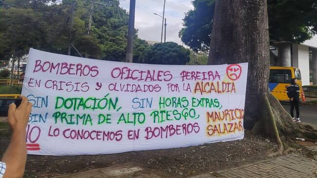 Suministrada: Protesta Bomberos.