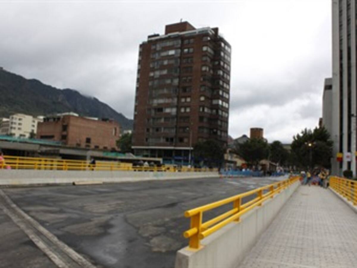 Será necesario 'reforzamiento' en el puente de la 26 con Séptima para paso del tranvía: IDU