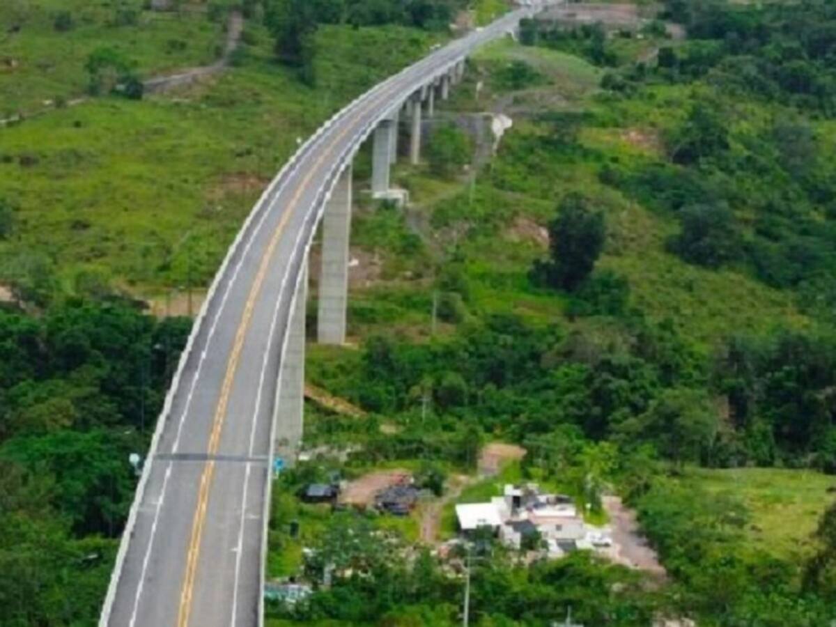 Presidente inaugura tramo de Ruta del Cacao