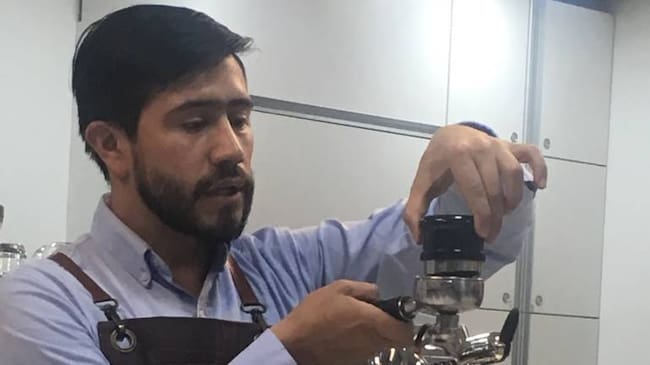 Ronald se prepara todos los días para el campeonato mundial de Barismo