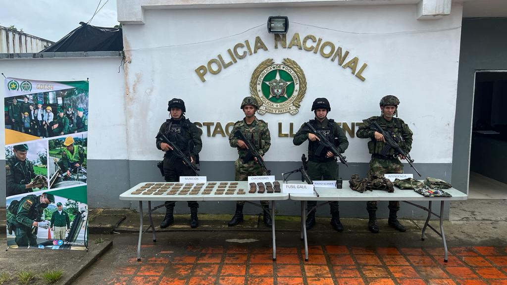 Material de guerra incautado después de los enfrentamientos. No hubo bajas ni capturas. Cortesía: Policía Nacional.