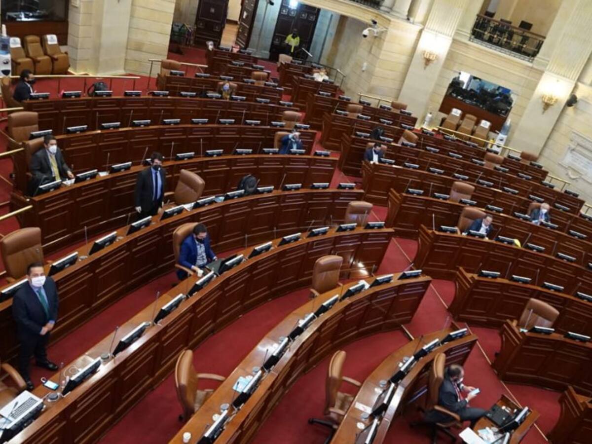 Oposición insiste que voto virtual no será secreto