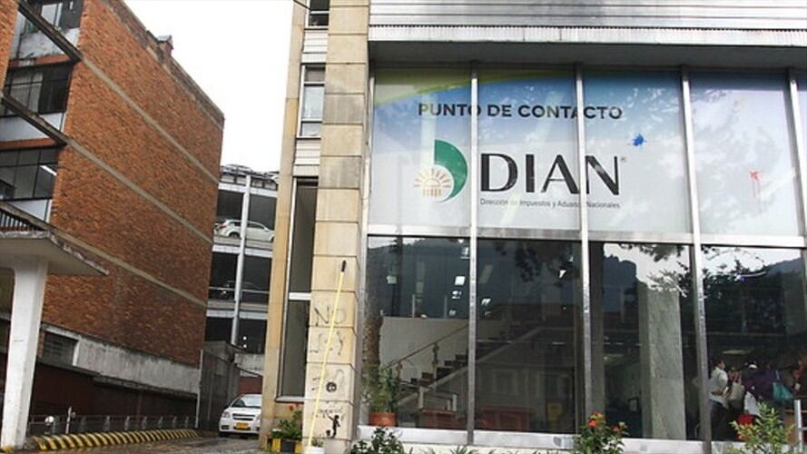La Dian recordó que ya iniciaron vencimientos de renta para grandes contribuyentes. Foto: Colprensa