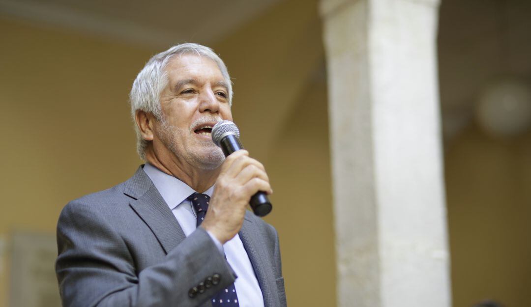 Peñalosa se posturalá a la presidencia a tráves de firmas