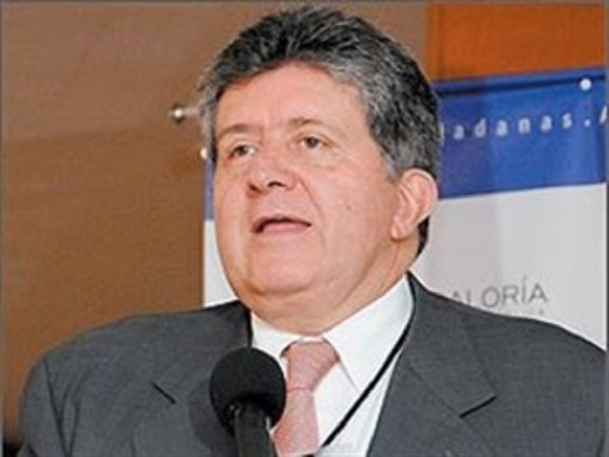 Escandalosos gastos de Julio César Turbay durante su gestión muestran a un contralor sin control
