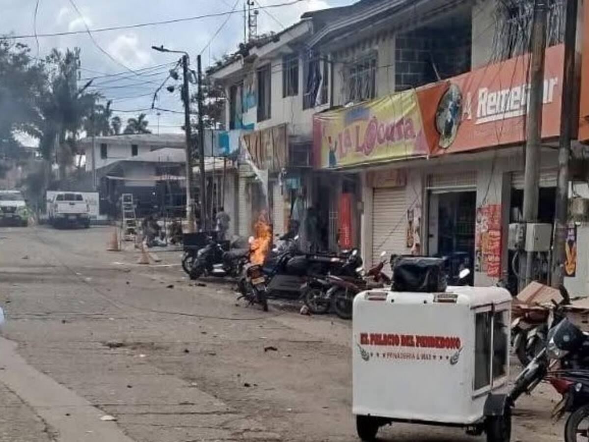 Motocicleta con explosivos fue activada en Piendamó, Cauca; policías y civiles heridos