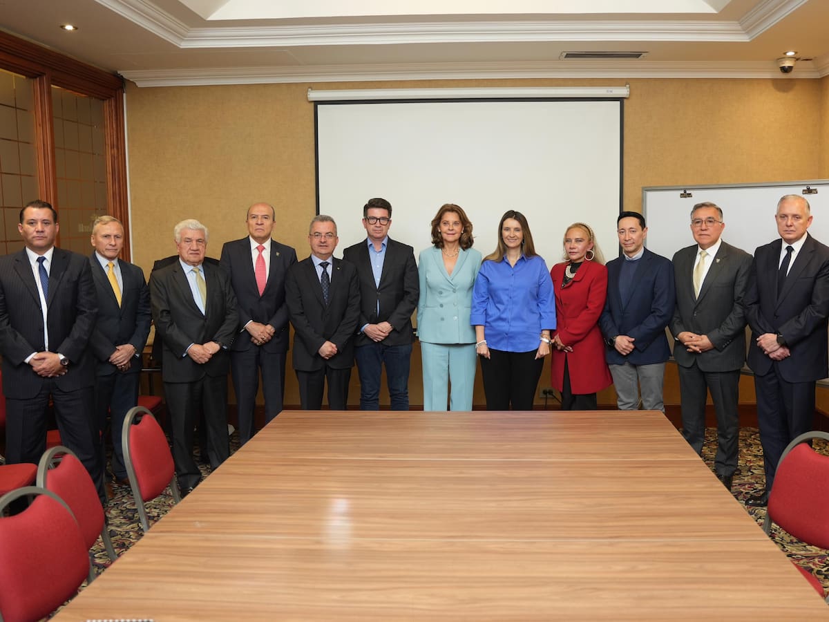 Paloma Valencia recibió el respaldo de exministros de Defensa y generales retirados