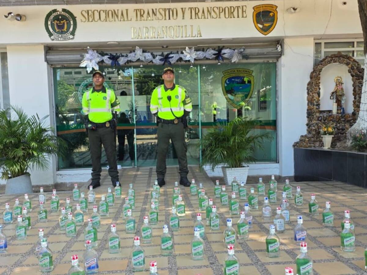 Incautan 189 botellas de licor de contrabando en el corredor portuario de Barranquilla