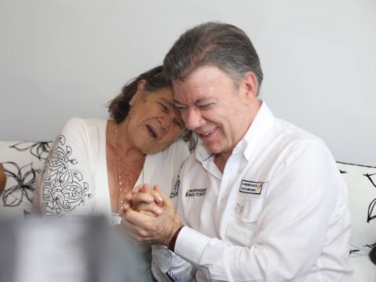 Santos visitó a "doña Mechas" en Villavicencio